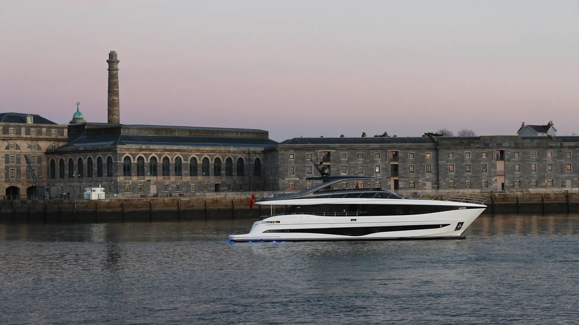 Princess y95 Eksterijer 3